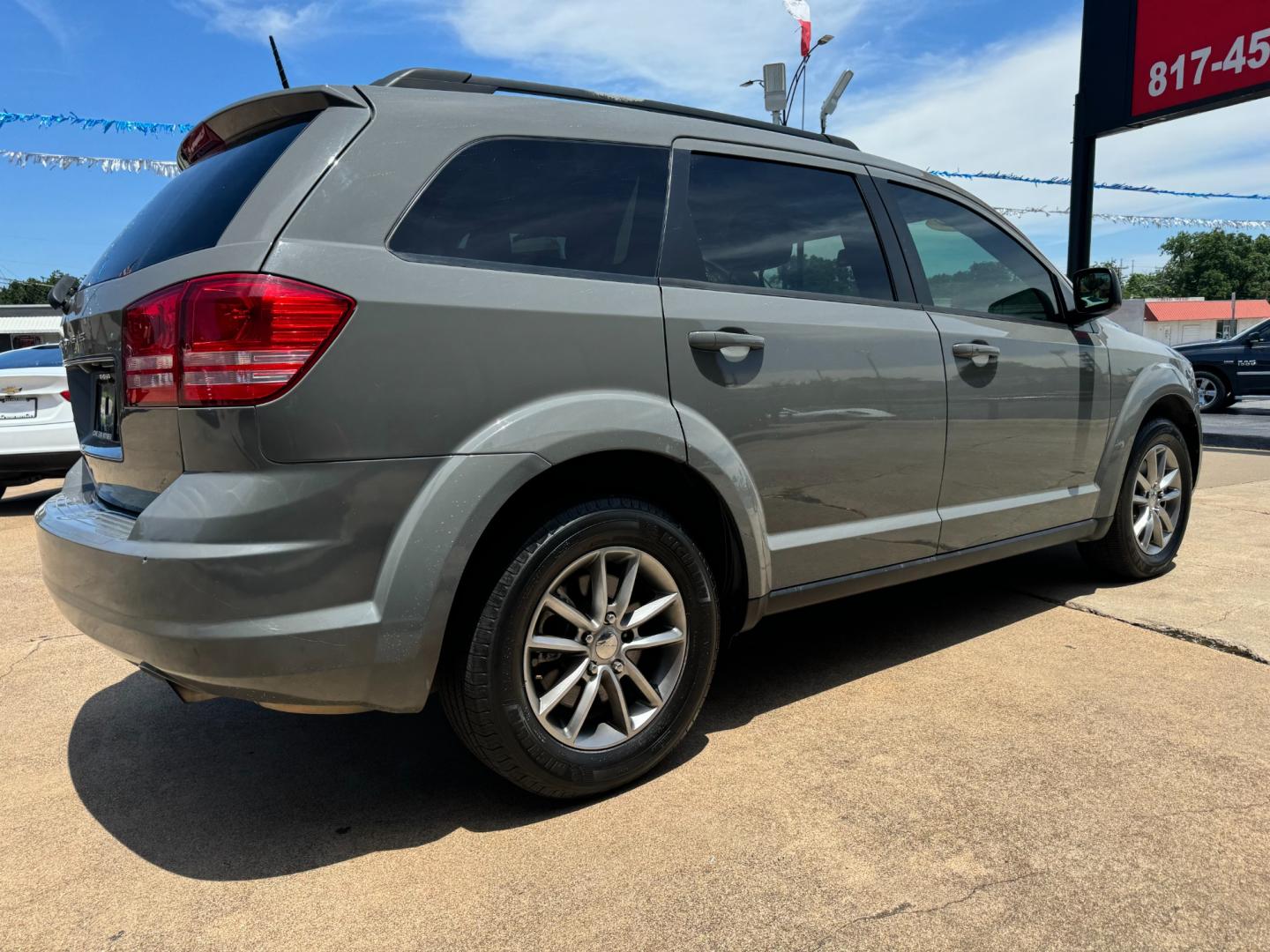 2019 GRAY DODGE JOURNEY SE (3C4PDCAB9KT) , located at 5900 E. Lancaster Ave., Fort Worth, TX, 76112, (817) 457-5456, 0.000000, 0.000000 - Photo#4